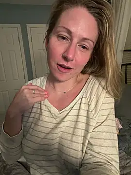 LittleMsMILF online show from March 29, 2026, 2:22 am