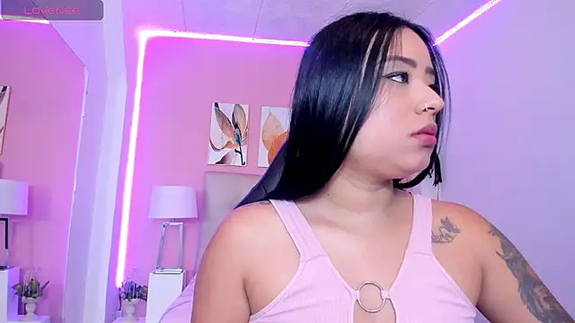 Molly h0t online show from April 15, 2026, 1:51 pm