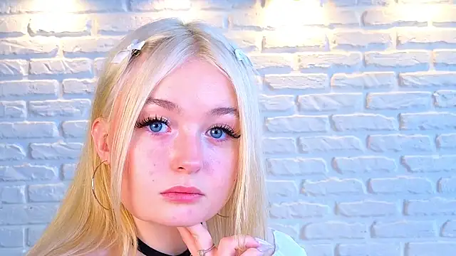 minigirl online show from March 18, 2025, 10:14 am