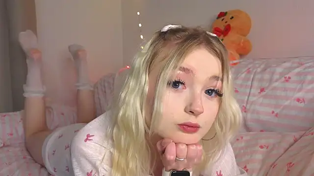 minigirl online show from February 7, 2026, 4:11 pm