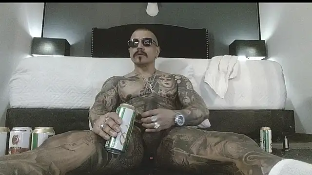 danilog515 online show from November 4, 2025, 6:12 am