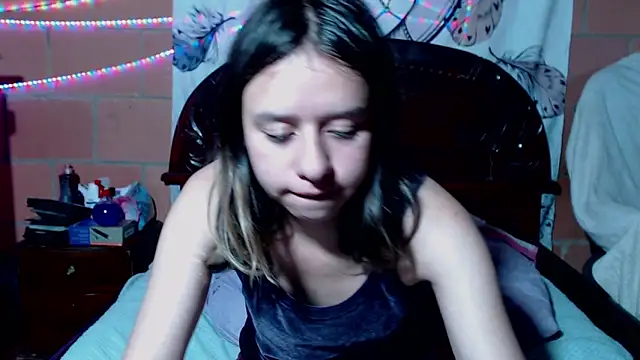 Snapshot of Sukychan_ chatting on March 17, 2025, 10:28 pm Sukychan online show from March 17, 2025, 10:28 pm