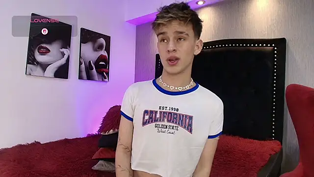 LiamWildx20 online show from November 21, 2025, 5:06 am