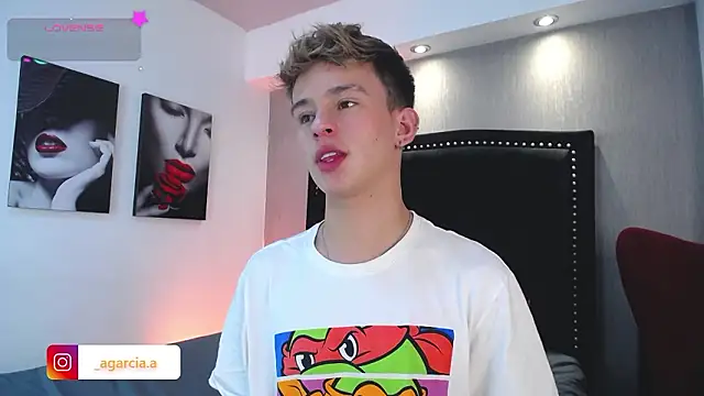 LiamWildx20 online show from February 14, 2026, 4:42 am