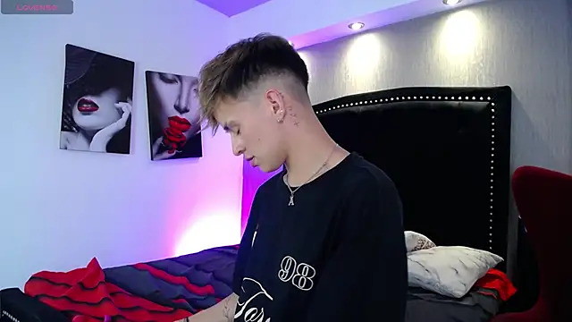 LiamWildx20 online show from March 12, 2026, 5:02 am