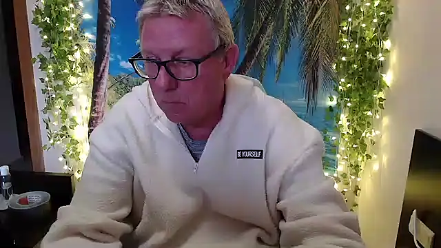 JamesBauer online show from November 19, 2025, 10:04 am