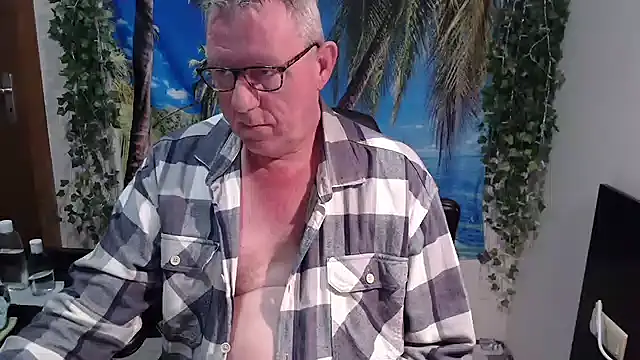 JamesBauer online show from December 2, 2025, 4:40 am