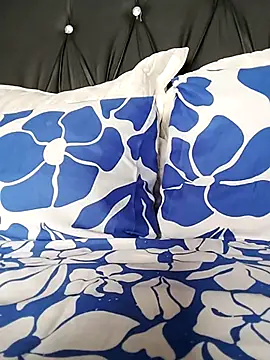 sexylira online show from March 31, 2026, 11:43 am