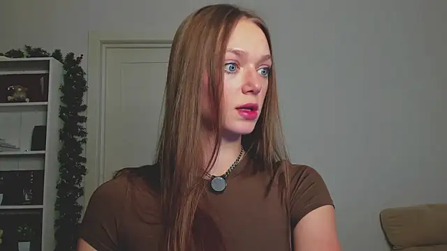 Snapshot of Sweet_Piece chatting on February 1, 2026, 11:25 pm Sweet Piece online show from February 1, 2026, 11:25 pm