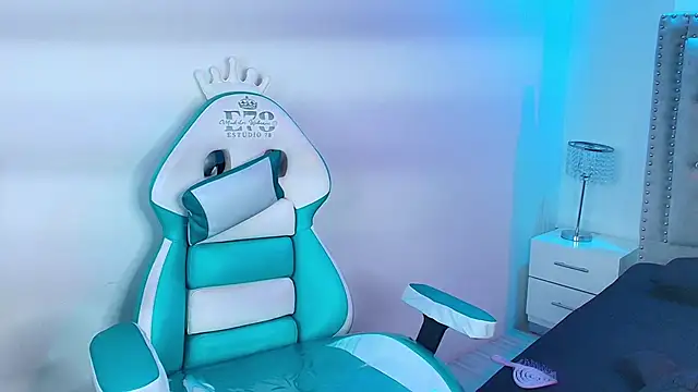 Lia adamsss online show from March 14, 2026, 3:45 am