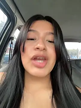 andrea gomes  online show from December 21, 2025, 1:29 pm