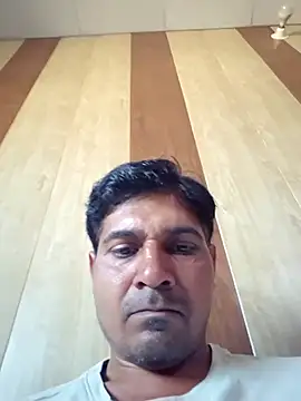 johnny8731 online show from April 5, 2026, 4:53 am