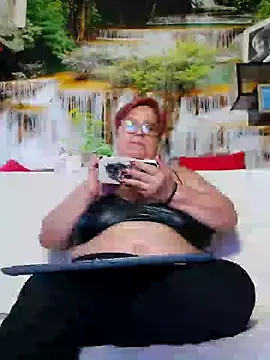 Snapshot of QueenPammy1 chatting on February 4, 2025, 2:53 pm QueenPammy1 online show from February 4, 2025, 2:53 pm