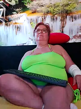Snapshot of QueenPammy1 chatting on March 21, 2025, 2:40 pm QueenPammy1 online show from March 21, 2025, 2:40 pm