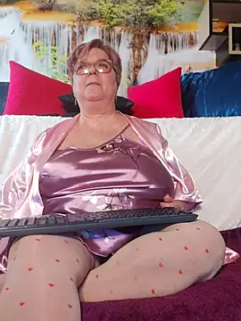 QueenPammy1 online show from February 12, 2026, 9:26 am