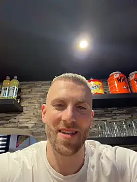 Snapshot of trainwithme chatting on April 30, 2026, 11:27 am trainwithme online show from April 30, 2026, 11:27 am