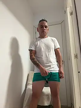 Snapshot of mateocali25 chatting on July 7, 2026, 1:04 pm mateocali25 online show from July 7, 2026, 1:04 pm