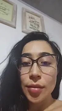 Elowyn online show from May 23, 2026, 1:44 am