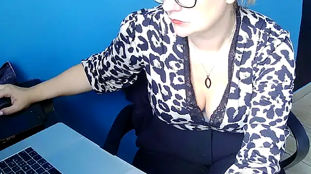 lady gloria69 online show from October 4, 2025, 11:30 am