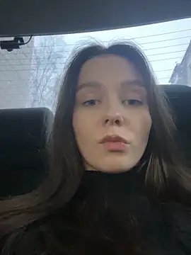 MilaBee online show from March 18, 2025, 11:30 am