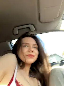 MilaBee online show from October 25, 2025, 4:09 am