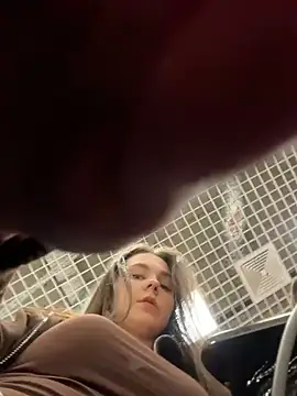 MilaBee online show from March 25, 2026, 7:25 am