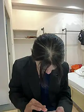 Rainbow-sweet online show from February 12, 2026, 4:02 pm