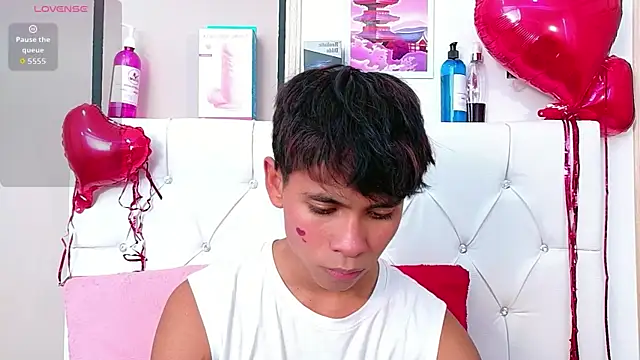 Ethan Westt online show from February 11, 2026, 8:25 pm