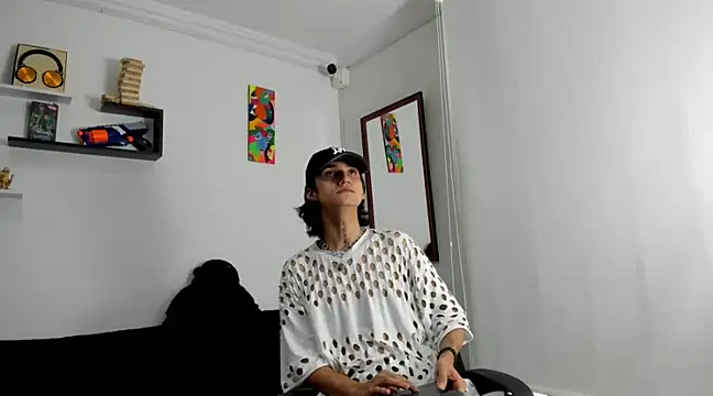 leoaddams22 online show from March 18, 2025, 3:53 pm