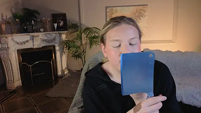 Jes Solar online show from November 22, 2025, 9:03 pm