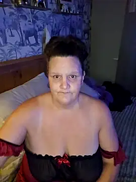 MissQueenBeex online show from December 4, 2025, 11:57 pm