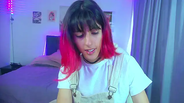 Snapshot of goth_minerva chatting on April 20, 2026, 1:36 pm goth minerva online show from April 20, 2026, 1:36 pm