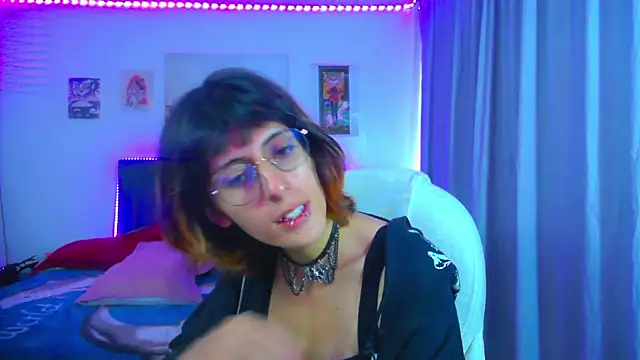 Snapshot of goth_minerva chatting on May 27, 2026, 1:30 pm goth minerva online show from May 27, 2026, 1:30 pm