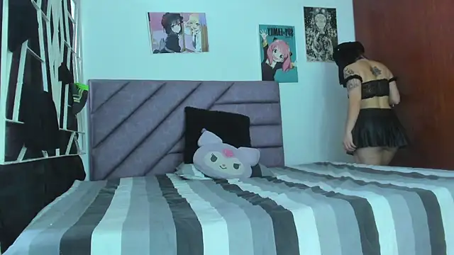 KARINNA  RAVEN online show from February 12, 2026, 9:32 pm