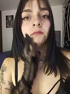 KARINNA  RAVEN online show from May 10, 2026, 12:27 am