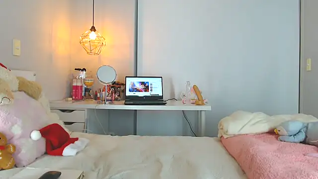 Tiana Paez1 online show from December 15, 2025, 4:28 am