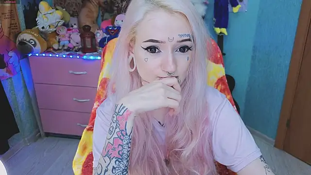 Manuela unicorn online show from November 3, 2025, 7:26 pm