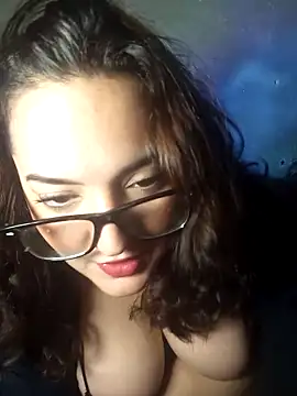 Snapshot of myla_rommer1 chatting on April 4, 2026, 10:35 am myla rommer1 online show from April 4, 2026, 10:35 am