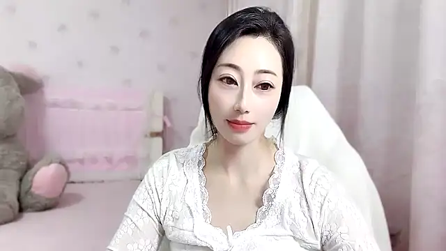 anjila888 online show from November 6, 2025, 1:23 pm