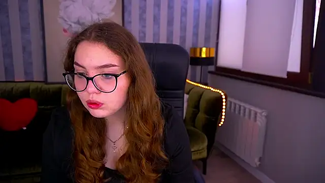 LuxSopphia online show from March 22, 2025, 6:00 am