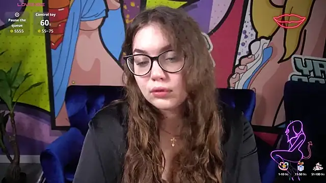 LuxSopphia online show from October 17, 2025, 5:43 am