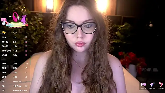 Snapshot of LuxSopphia chatting on July 6, 2026, 12:24 pm LuxSopphia online show from July 6, 2026, 12:24 pm