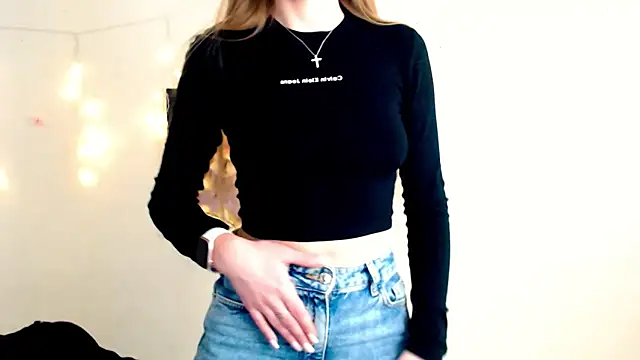 Doll Angelina online show from March 7, 2026, 9:28 am