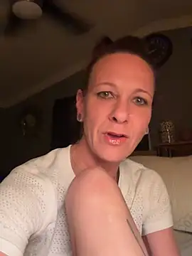 Lilbeezie81 online show from January 9, 2026, 9:12 am