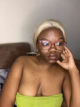 YummyMelanin117 online show from February 27, 2026, 4:01 am