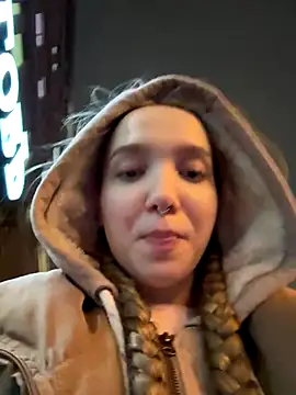 bambi lu online show from December 3, 2025, 4:27 pm