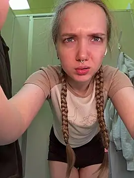 bambi lu online show from April 11, 2026, 6:45 pm