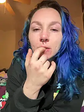 Snapshot of oliviahazee chatting on February 9, 2026, 3:32 am oliviahazee online show from February 9, 2026, 3:32 am