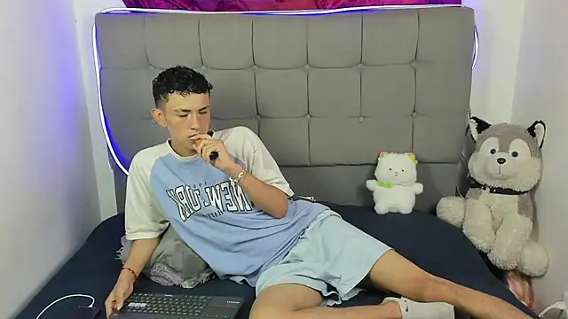 jeims hotboy online show from July 10, 2026, 1:25 pm