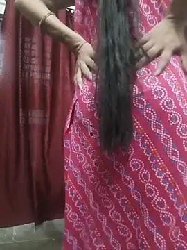 Snapshot of Eshwari_Chopra chatting on July 2, 2026, 3:23 am Eshwari Chopra online show from July 2, 2026, 3:23 am
